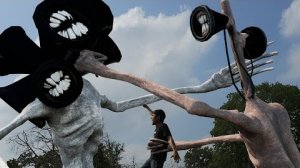 Сиреноголовый против черного Сиреноголового в реальной жизни