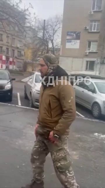 Свин в свинарнии поступает по свински .Ей повезло что вообще не убил.Для Украины это нормально смотреть онлайн