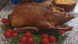 Запеченная утка в духовке с рисом и овощами. Утка в рукаве на праздник,праздничный стол, ужин