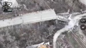 🎯💥🎮Точное огневое поражение атакующей группы ВСУ в Купянске у ж/д моста…