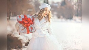 Оксана Крюкова  "Я сошью себе платье из счастья"  читает Любовь Б. #стихи #поэзия #стихиожизни