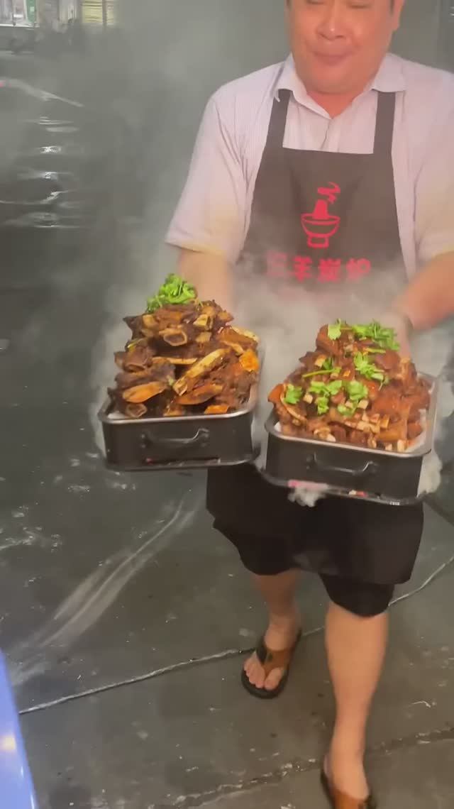 ВСЕМ вытереть слюни!!! Восхитительные ребрышки и не только, приготовленные китайским поваром. смотреть онлайн