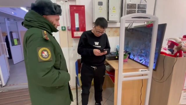 (17.12.2025) В Комсомольске-на-Амуре военные следователи провели рейд по торговым точкам