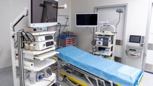 Лекарство от здоровья: частная клиника в Петербурге разводит клиентов на дорогие операции