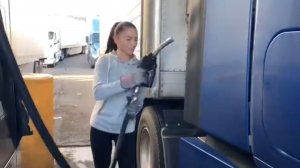 ANKA - Дальнобойщица в США. - Новая машина. Поломки на дороге. Режим труда и отдыха. Аварии.