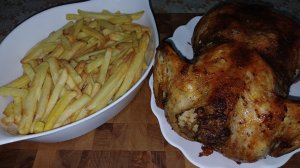 Сочная курочка в аэрофритюрнице и хрустящий картофель фри на гарнир.