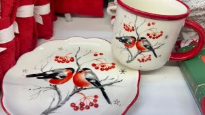 В Фикс прайс классные завалы посуды! Много новинок для кухни. Красивые тарелки, кружки, кастрюли.