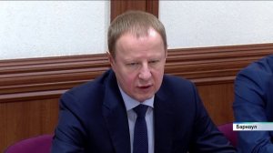 Губернатор Алтайского края Виктор Томенко встретился с членами краевой Общественной палаты