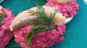 Фаршированные яйца селёдка под шубой наоборот🐟