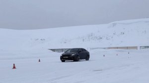 Зимнее контраварийное вождение