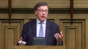 Михаил Барщевский покидает пост полпреда правительства в КС РФ