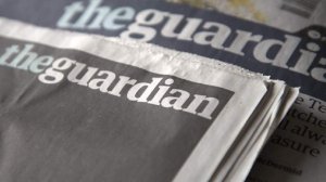 В The Guardian слово «подсвинки» перевели как «маленькие хрюшки»