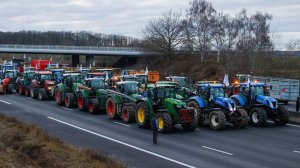 Французские фермеры перекрыли трассы в знак протеста против договора ЕС