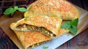 КАЛЬЦОНЕ С КОПЧЁНОЙ КУРИЦЕЙ, ФЕТОЙ, ГРИБАМИ И ШПИНАТОМ