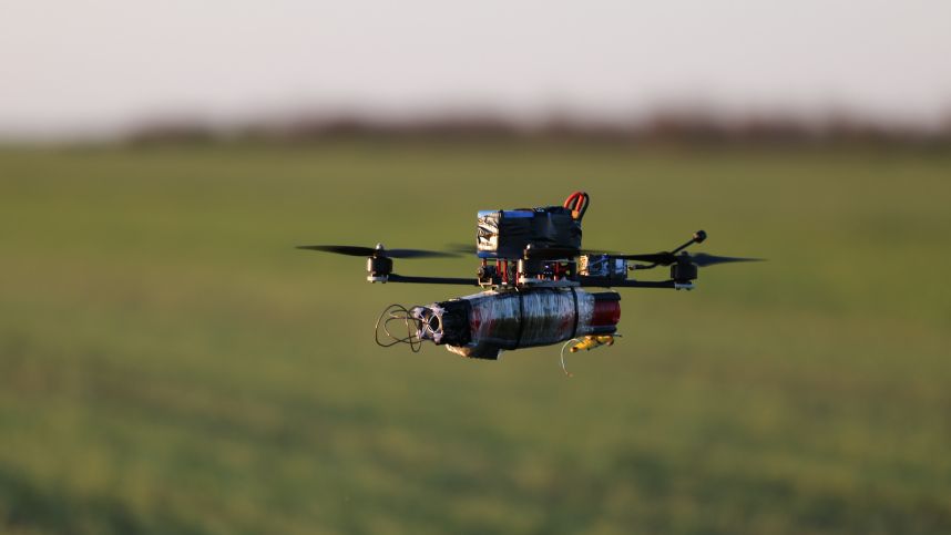 Российские FPV-дроны против боевиков ВСУ в блиндажах. Лучшее видео из зоны СВО смотреть онлайн