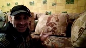 Крутые подушки возле помойки!