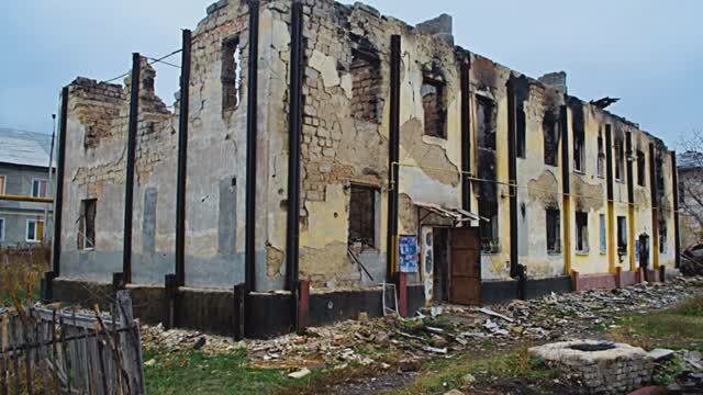 "Брат (В эту игру могут играть двое)", поёт Сергей ГроZа