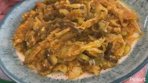 Отличный гарнир к мясному блюду. Капуста получается цельная, не водянистая.