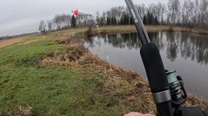 ЩУКИ НА ПОПЛАВОК!РЫБАЛКА НА ЖИВЦА.ЗИМНЯЯ РЫБАЛКА В ЛАТГАЛИИ