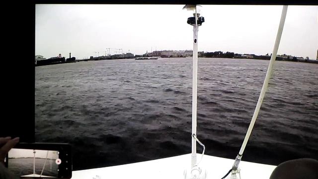 2025_Крылов_05_По_Питеру_под_дождем