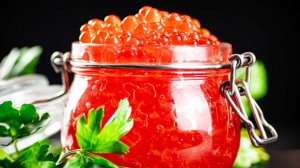 Трампу передали ящик чныррахской красной икры из России