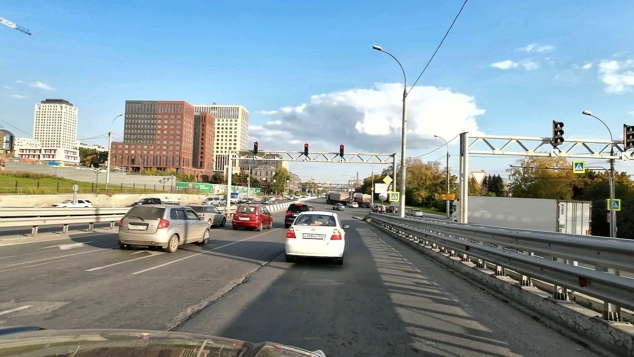 Novosibirsk: Autofahrt im Stadtzentrum - Alltag & Eindrücke aus Sibiriens Hauptstadt | Auswanderung