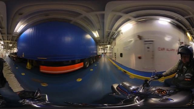 7 мая 2024, погрузка на паром Палермо - Неаполь, 360°, ч.36, [HD 4K]