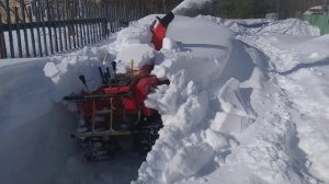 Японский снегоуборщик Honda S100A. Ушёл под снег...