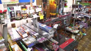 Рейды по торговым точкам: в Самаре выявляют опасную пиротехнику