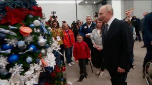 Путин исполнил новогоднее желание мальчика из ХМАО поработать инспектором ДПС.