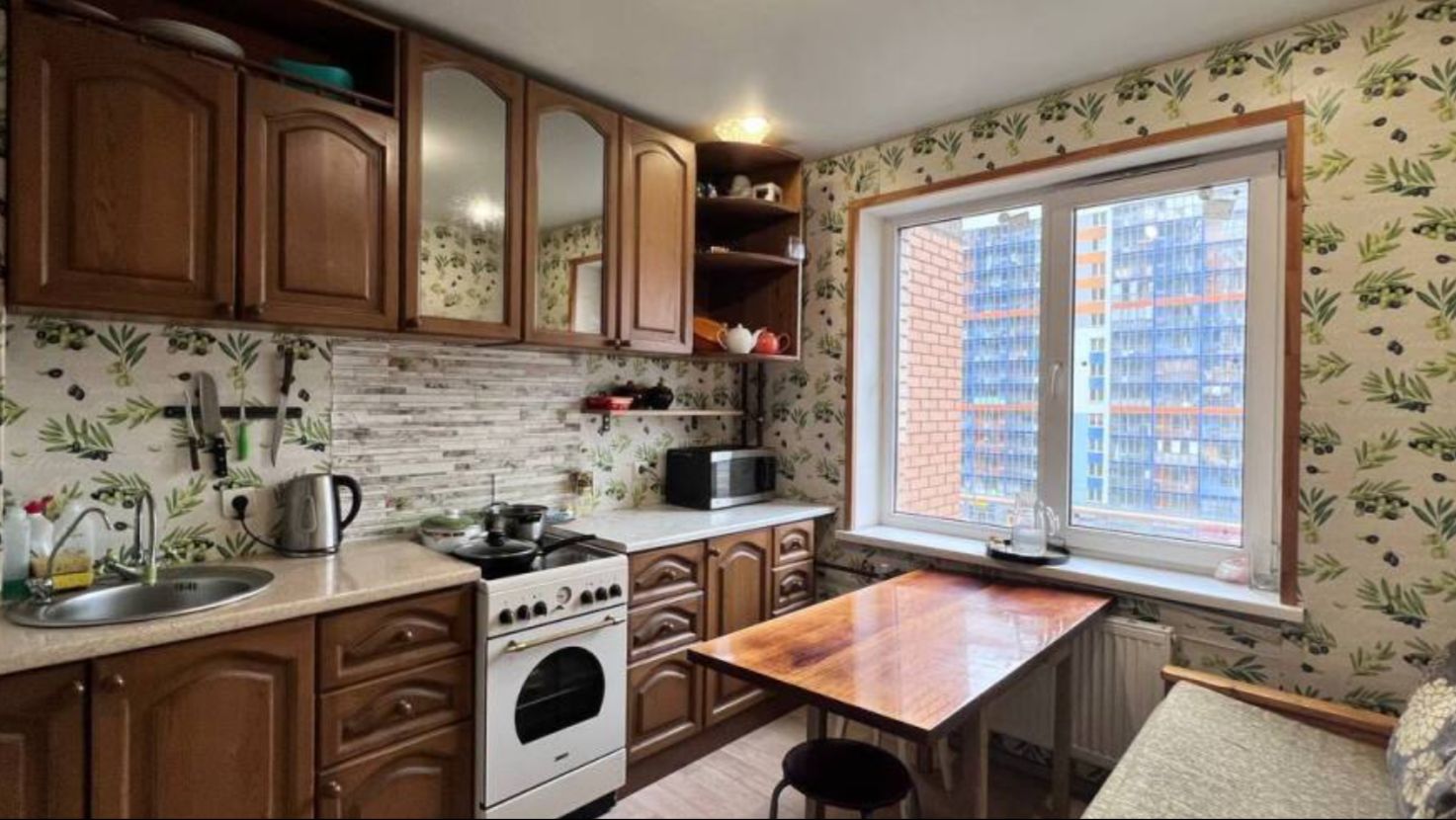 Сдаётся просторная и уютная двухкомнатная квартира для комфортного проживания. смотреть онлайн