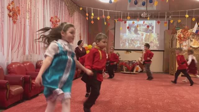 Парный танец. Группа №9 "Ягодки"