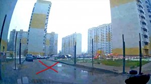 Воронеж :  Ещё один закрытый двор..В клетке жить спокойнее???