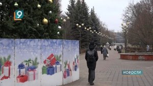 "Новогодняя печаль": вандалы изуродовали ёлку на Бульваре Дружбы