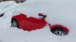 Сильная метель парализовала движение на дорогах Иркутска и области