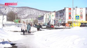 МАМА С РЕБЁНКОМ УПАЛА НА СКОЛЬЗКОЙ ДОРОЖКЕ В ВИЛЮЧИНСКЕ, РЕБЕНОК ПОЛУЧИЛ ТРАВМЫ • НОВОСТИ КАМЧАТКИ