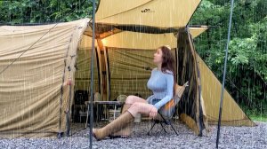 Кемпинг под бесконечным проливным дождем / Уютное укрытие от дождя в палатке