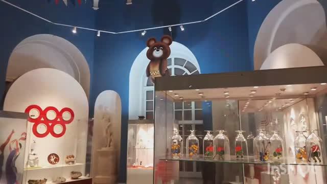 Выставка керамики о спорте "Россия, вперёд!"