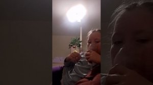 Лиза лечится и снимает видео