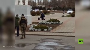 تدمير عبوة ناسفة أرادت فتاة نقلها إلى مبنى البلدية المكتظ بالموظفين والمراجعين في فولغودونسك