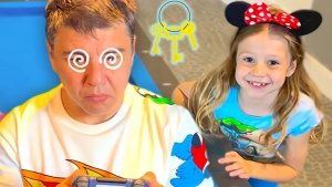 Настя и Папа отгадывают необычные загадки 5 шкафчиков