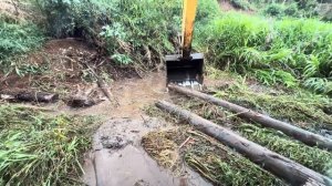 Открытие реки с гидравлическим экскаватором Часть 03 много воды и много кустов