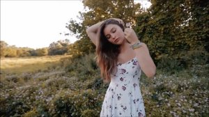 Видео. Модерн . Глупые снежинки. Исп. На синтезаторе.