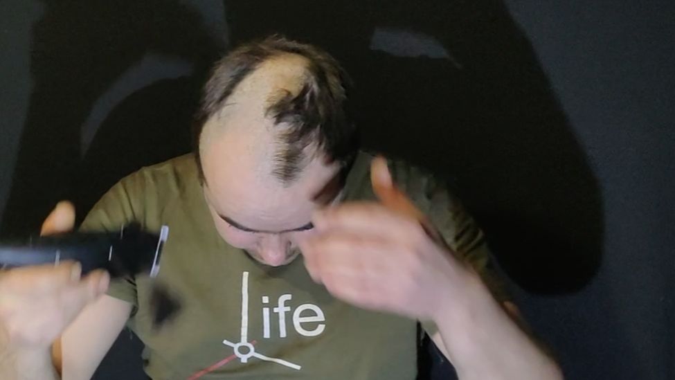 Забыл, что такое парикмахерская стригусь, самостоятельно уже не один год! смотреть онлайн