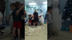 В садике празднуют новый год. 🎁🎁💯👍👍👍💥🎆🎆🎆