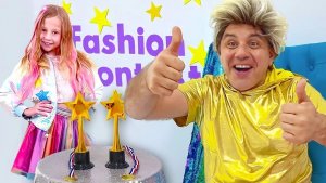 Настя и Эвелин готовят костюмы для модного шоу