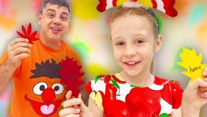 Настя и папа празднуют День Благодарения