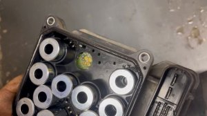 Как умирают от старости блоки ads. Замена абс на Kia Sportage 2007