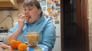 мукбанг погуляла с андрюшей забрала у него пряники