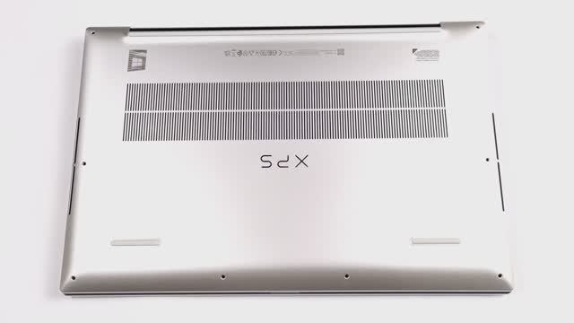 Разборка ноутбука Dell XPS 17 9710 смотреть онлайн